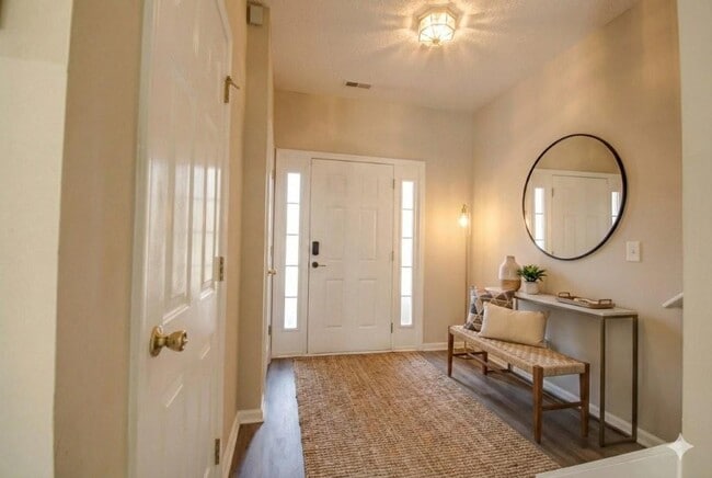 Foto del edificio - 1621 River Main Ct