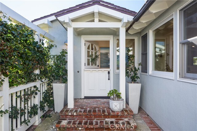 Building Photo - 14 S Encino