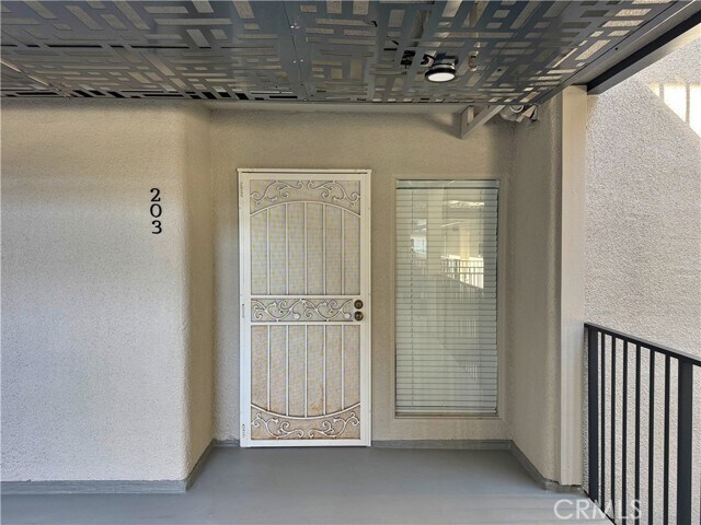 Foto del edificio - 230 S Catalina Ave