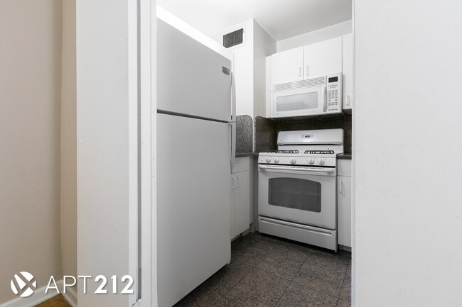 Building Photo - 305 East 86th St