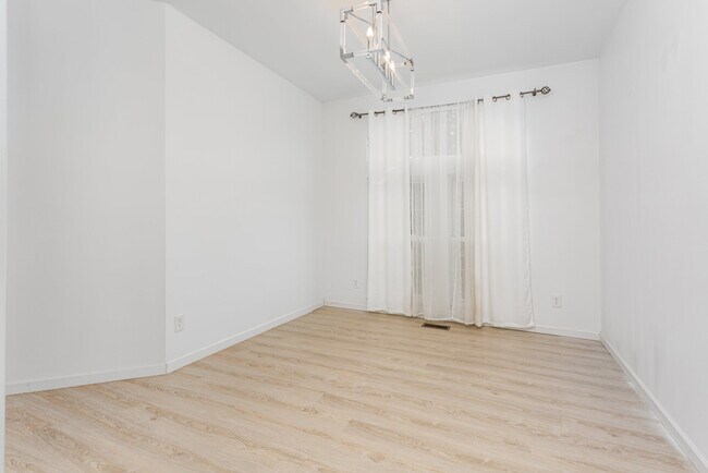 Foto del edificio - 662 Cherry Hill Dr