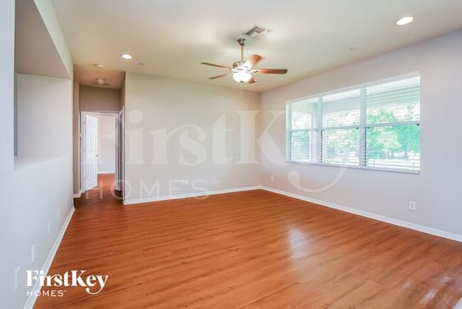 Foto del edificio - 1205 NE 5th Ave