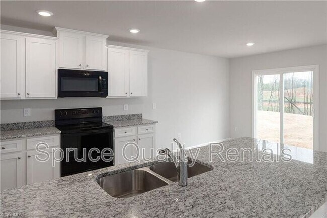 Building Photo - 2236 Balmore Ave