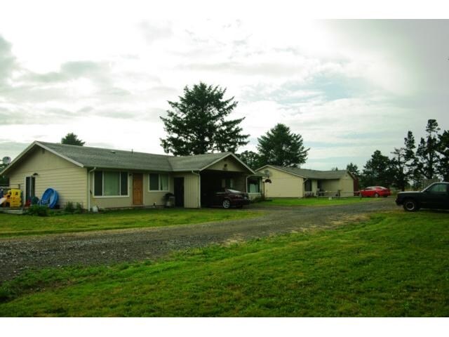 Primary Photo - 33549-33577 Carlson Dr