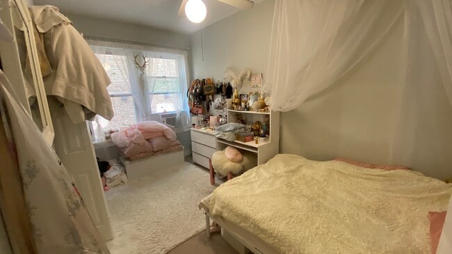 Bedroom 2 - 647 W Sheridan Rd