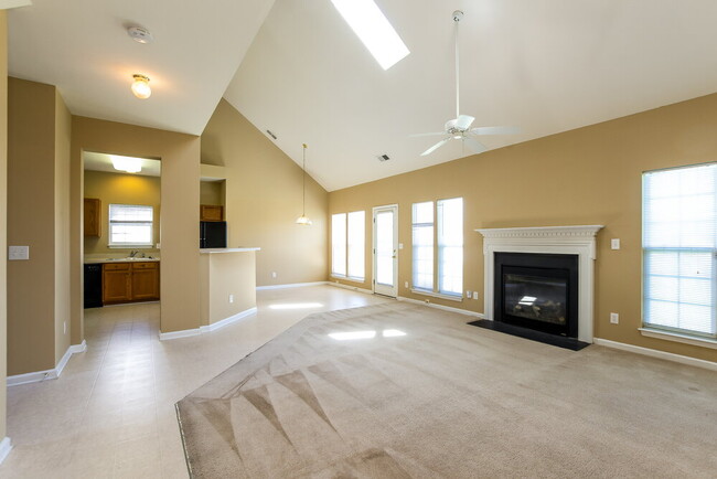 Building Photo - 9908 Spring Park Dr