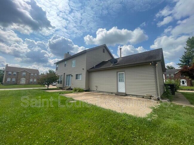 Foto del edificio - 3078 Willow Creek Estates Dr