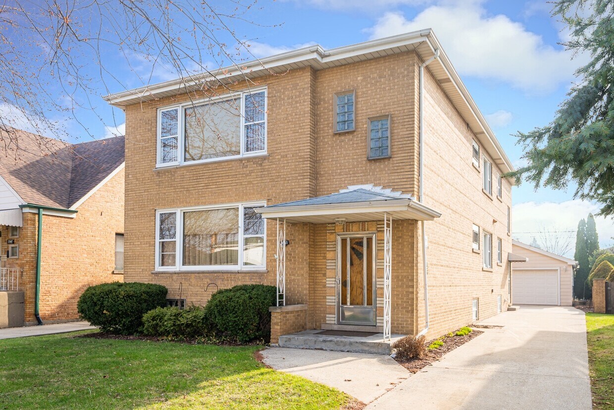Foto principal - 9351 S Harding Ave