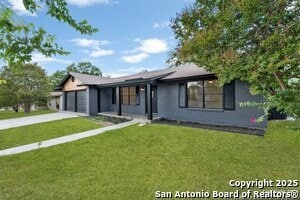 Foto del edificio - 4407 Bikini Dr