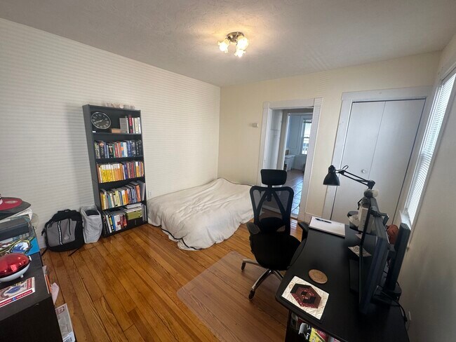 Foto del edificio - 21 Endicott Ave