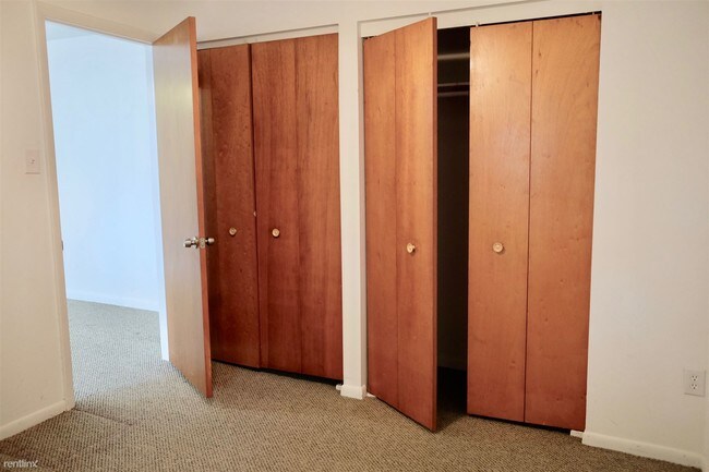 Foto del edificio - 1 br, 1 bath Apartment - 1928 South Street