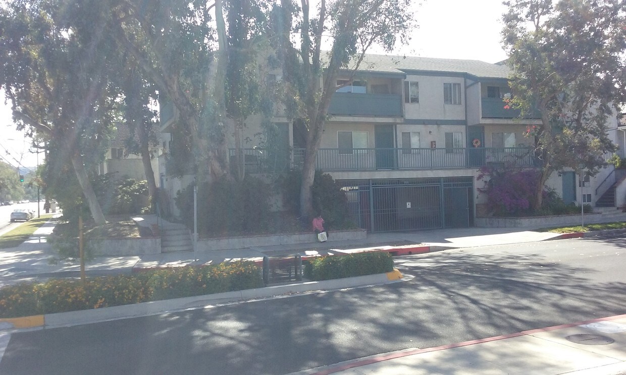 Primary Photo - 1601 W Alameda Ave