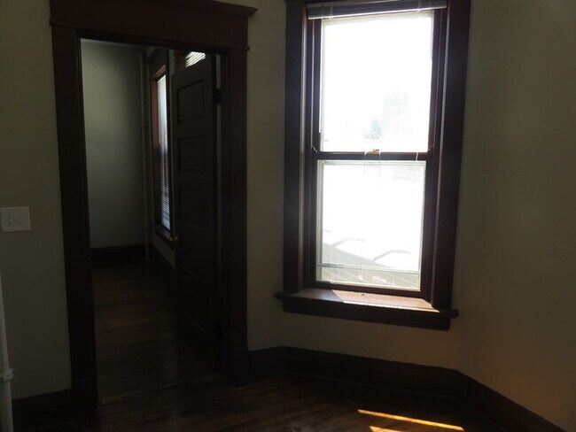 Foto del edificio - 608 W 3rd St