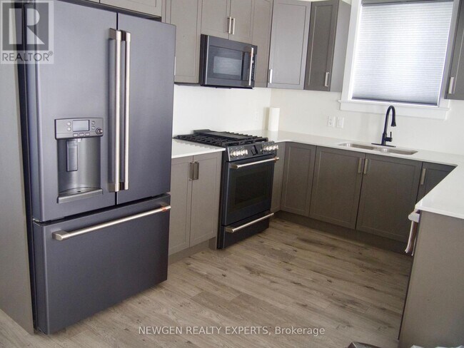 Photo du bâtiment - 189 Dr Richard James Cres