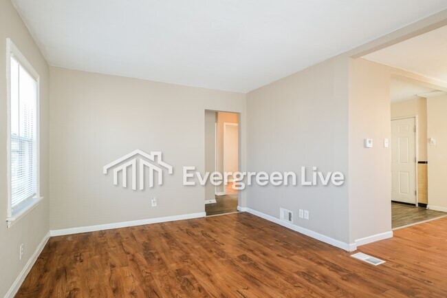 Foto del edificio - 1919 Clare Ct