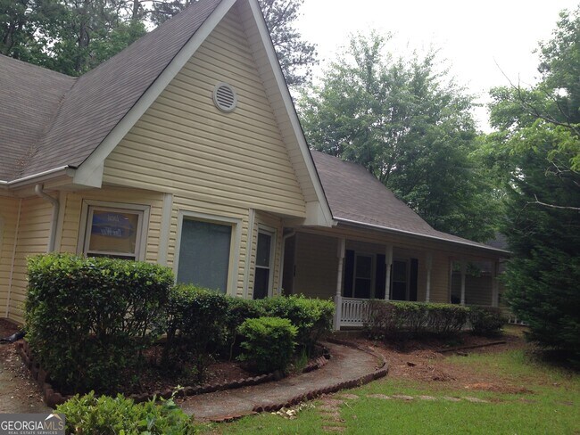Building Photo - 4890 Tilly Mill Rd
