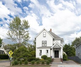 Building Photo - 209 Walnut St