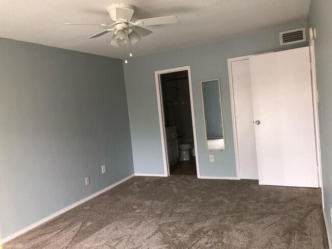 Building Photo - 6500 Sands Point Dr