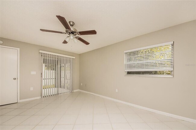 Foto del edificio - 4454 Sandhurst Dr
