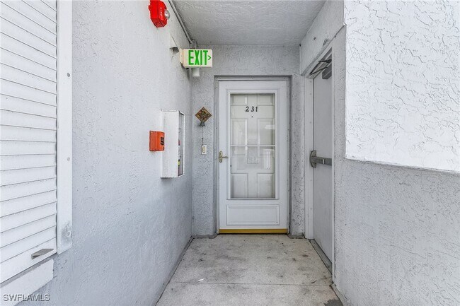 Foto del edificio - 4531 Bay Beach Ln