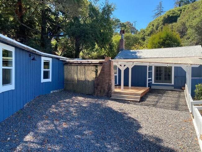 Building Photo - 4095 Paradise Dr