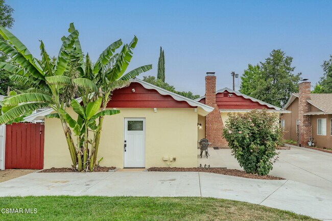 Building Photo - 22637 Mariano St
