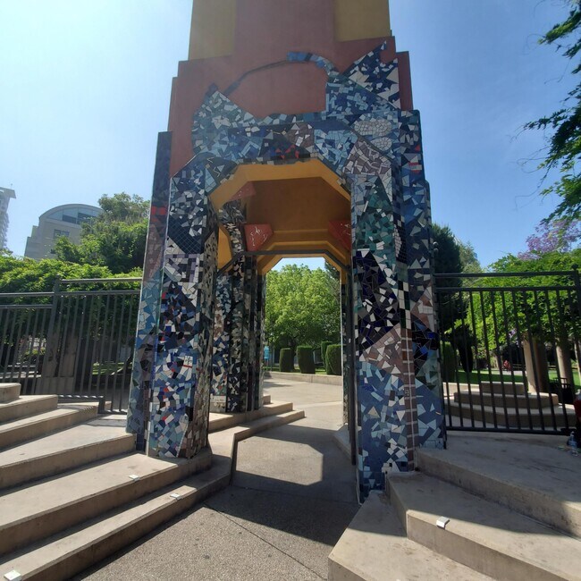 Foto del edificio - 600 W 9th St