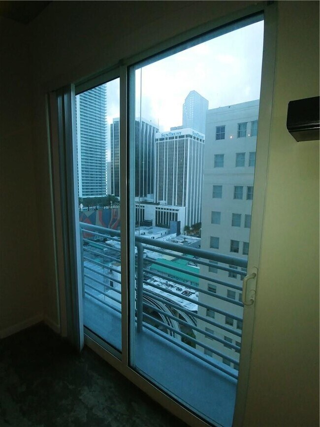 Foto del edificio - 133 NE 2nd Ave