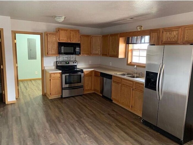 Building Photo - 2181 Country Living Dr