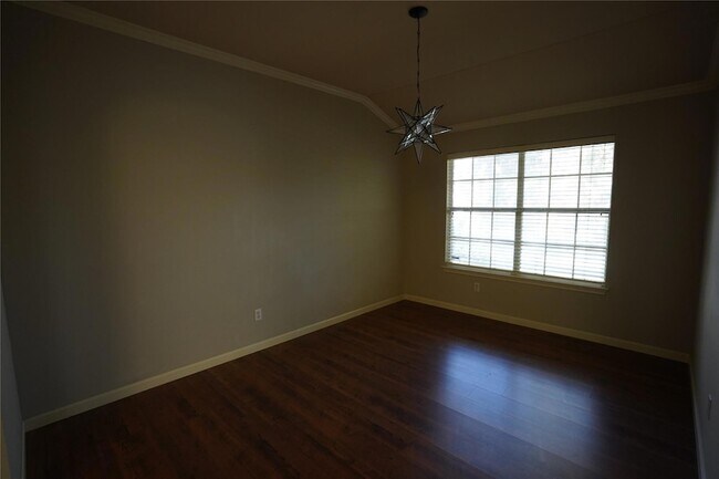 Foto del edificio - 5702 Fitchwood Ln