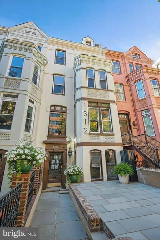 Foto principal - 1312 19th St NW