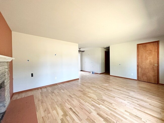 Building Photo - 3BR/1+1BA Single Family House - Bellevue