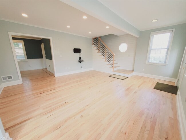 Building Photo - 3 br, 2.5 bath House - 89 Center St