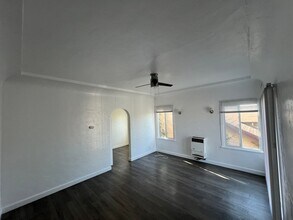 Building Photo - 612 57th St