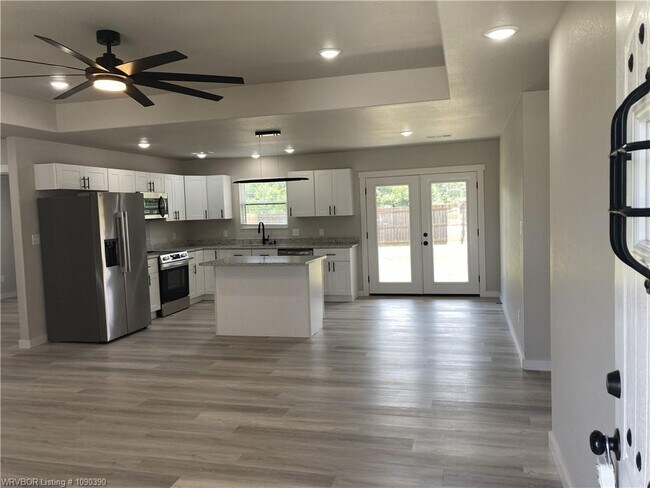 Foto del edificio - 10423 Preston Ct