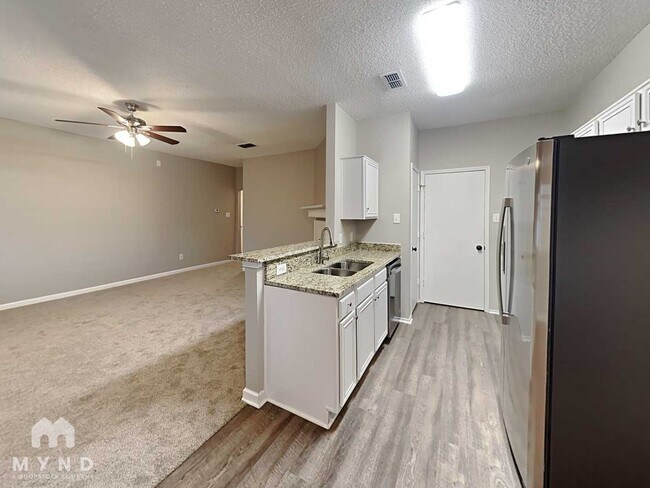 Foto del edificio - 6429 Rainwater Way