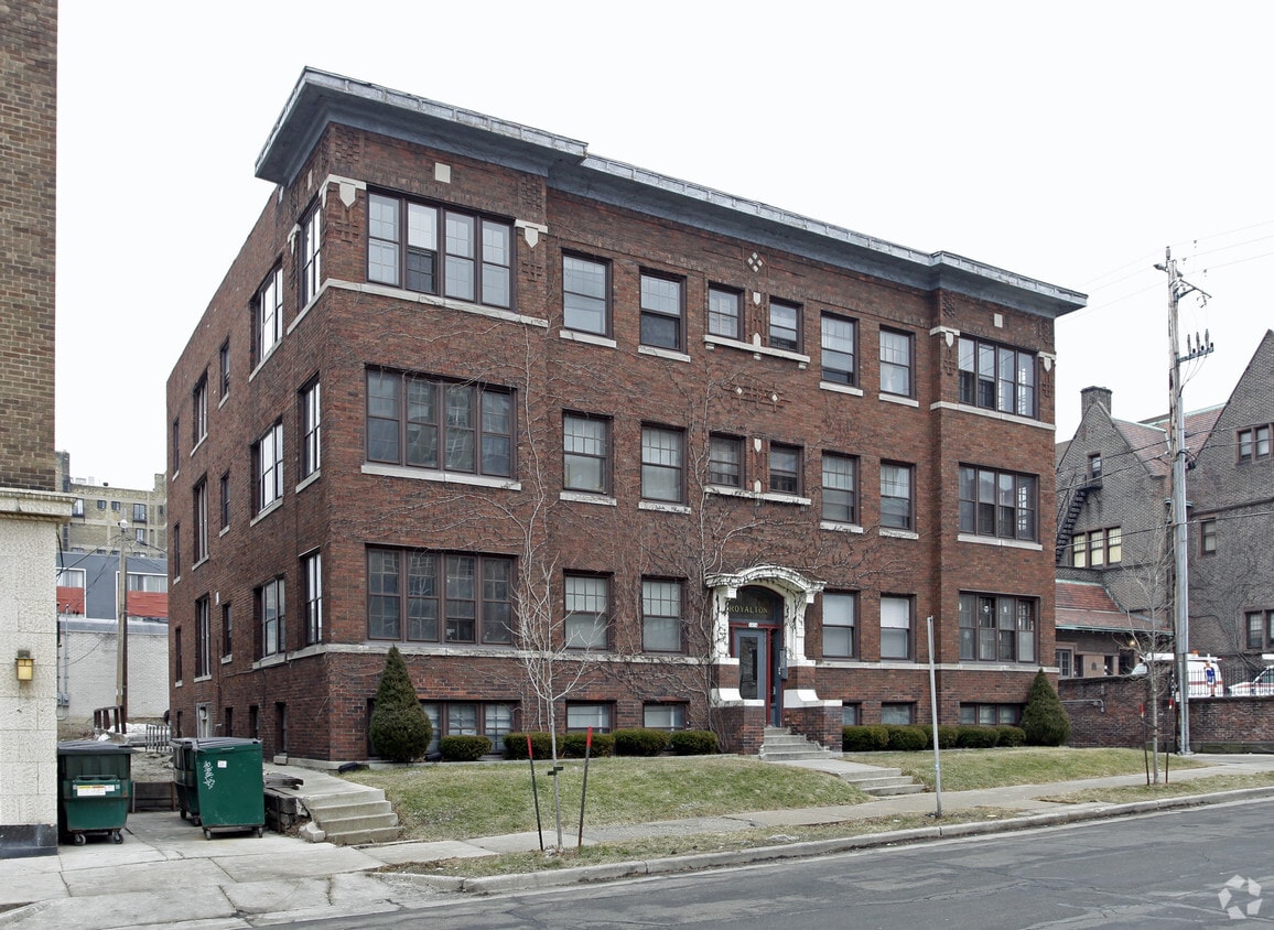 Building Photo - 1614 E Royall Pl