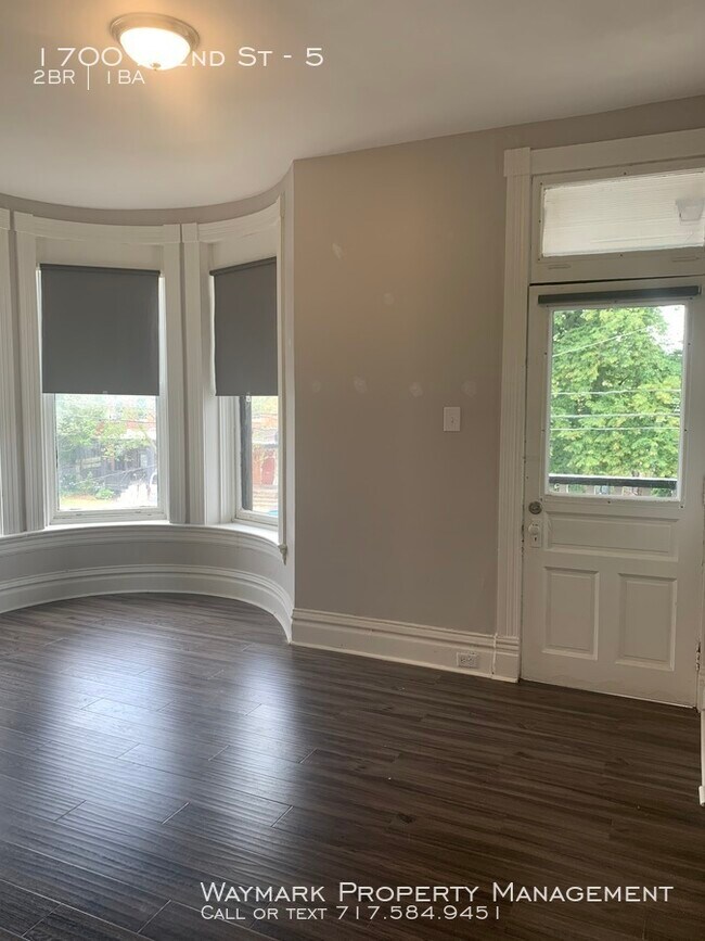 Building Photo - 2 Bedroom 1 bath  2nd Fl  Hamilton Building