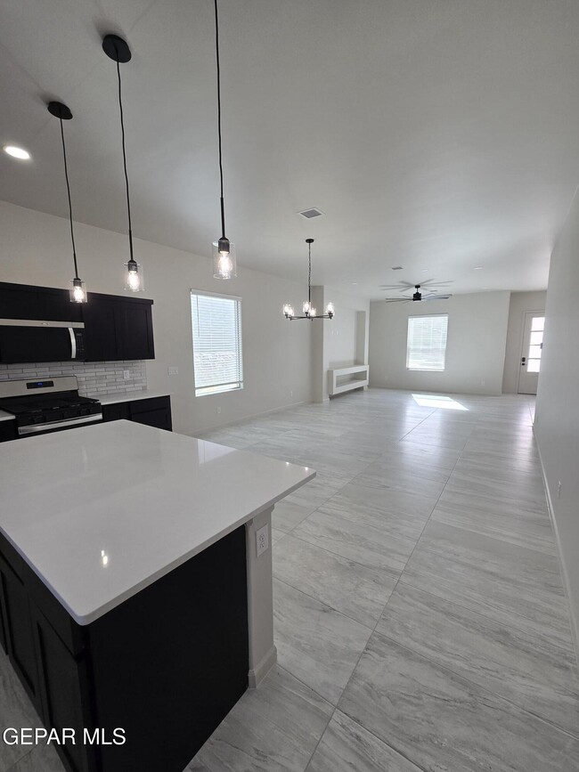 Building Photo - 13645 Keighly St