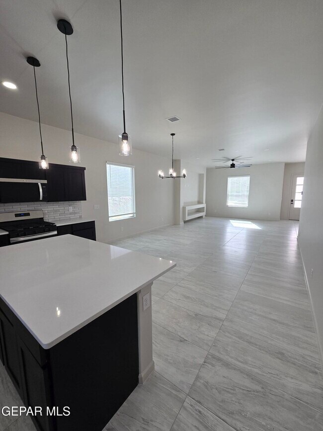 Foto del edificio - 13645 Keighly St