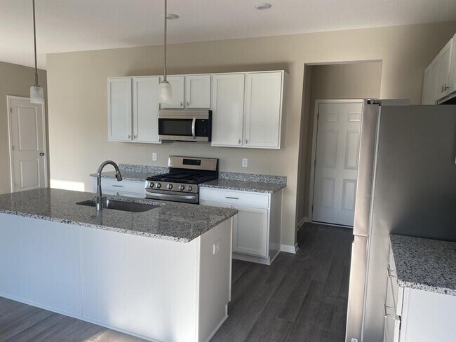 Foto del edificio - 9923 Bluebird St NW