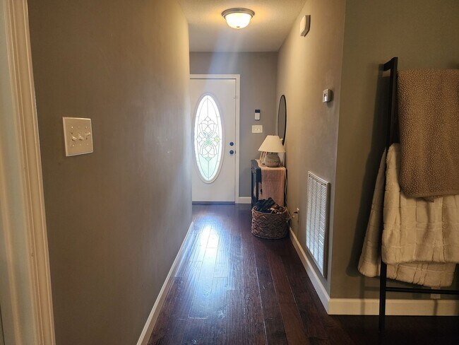 Foto del edificio - Knoxville 37920 - 3 bedroom 2 bath - call ...