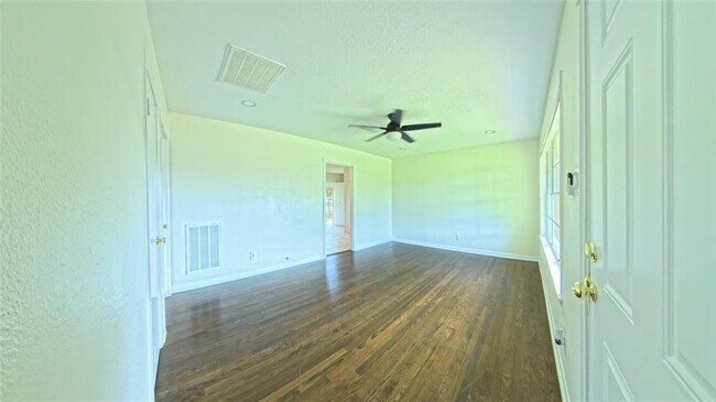 Foto del edificio - 4322 Tavenor Ln