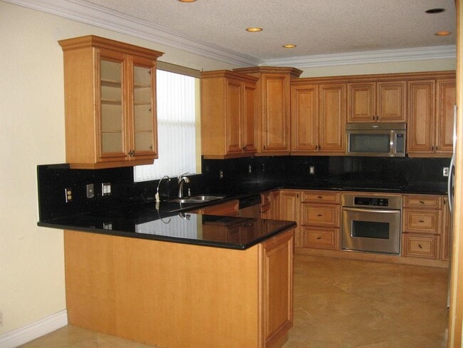 Building Photo - 18128 Clear Brook Cir