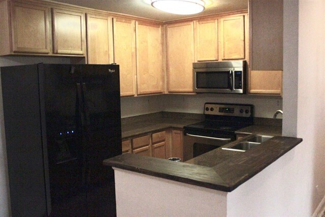 Primary Photo - 3525 Grove St