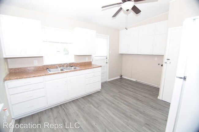 Foto del edificio - 2 br, 1 bath House - 3828 Keota Ave.