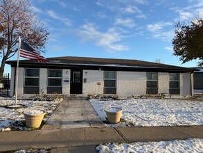 Building Photo - 7420 Rockleigh Ave