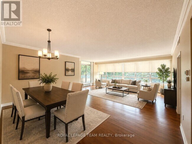 Photo du bâtiment - 1480 Riverside Dr.