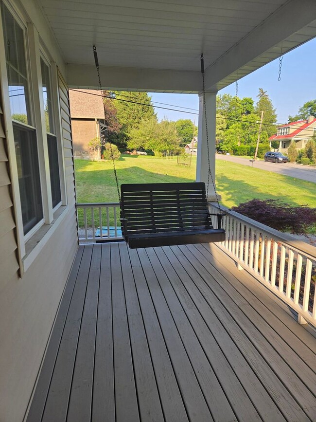 Building Photo - Charming 3-Bedroom Home in Desirable Allis...