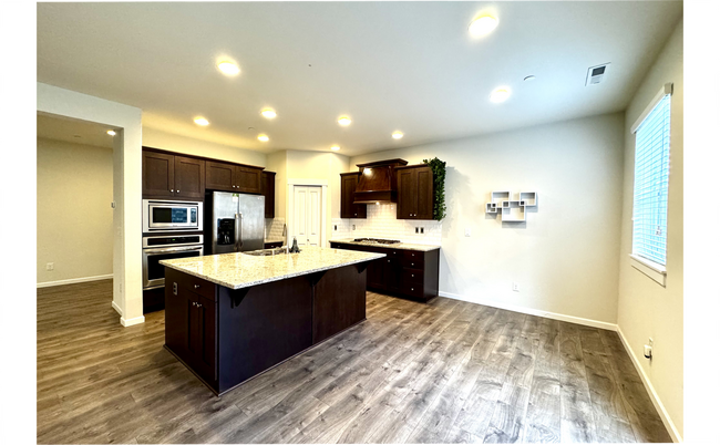 Foto del edificio - 5013 52nd Ave Ct W